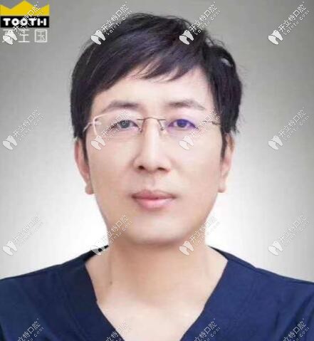 蘭州牙王國數(shù)字化口腔門診部曹福春